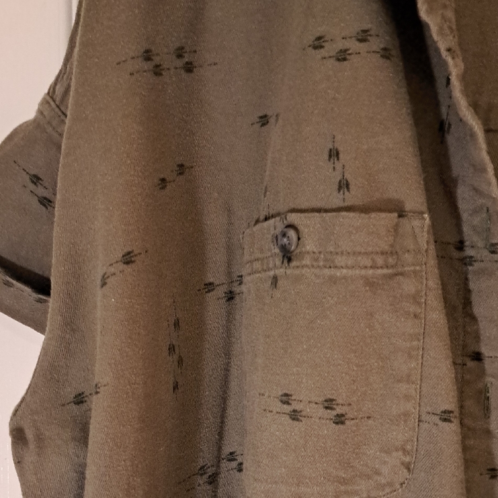 Eddie Bauer Women's Easy Fit Shirt - Olive Green. - Picture 5 of 8